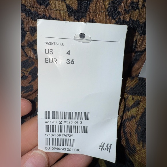 H&M Leopard Print Blouse and Pant Set - Picture 6 of 6